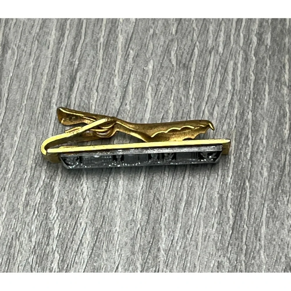 Vtg Gold Tone Tie Clip Washington DC Reverse Carved Glass Mens Jewelry